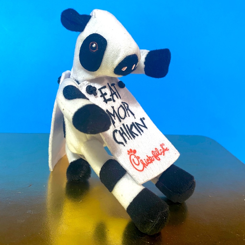 CHICK-FIL-A  PROMOTIONAL COW PLUSH WEARING DOUBLE-SIDED SIGN EAT MOR CHIKIN 2002